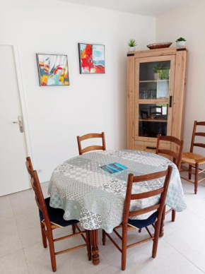 Cosy 74 m 800m from the beach